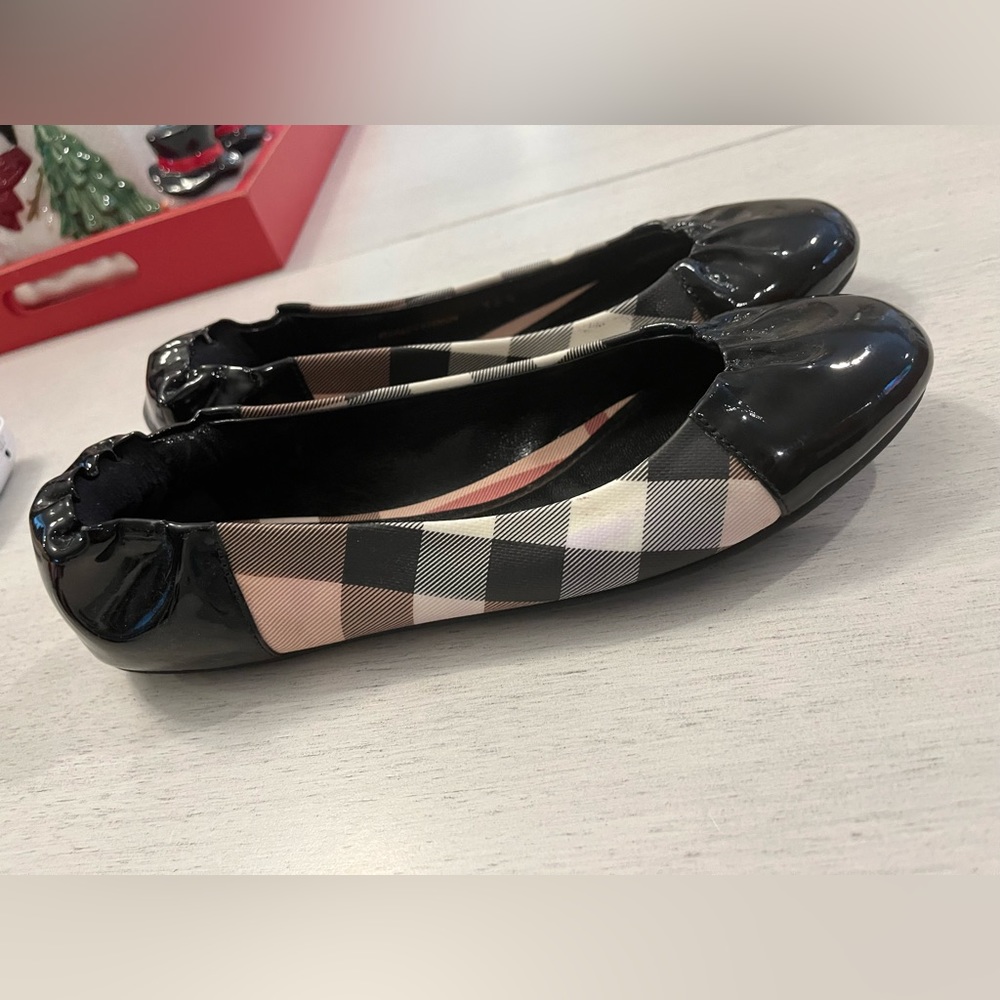 Burberry ballet flats